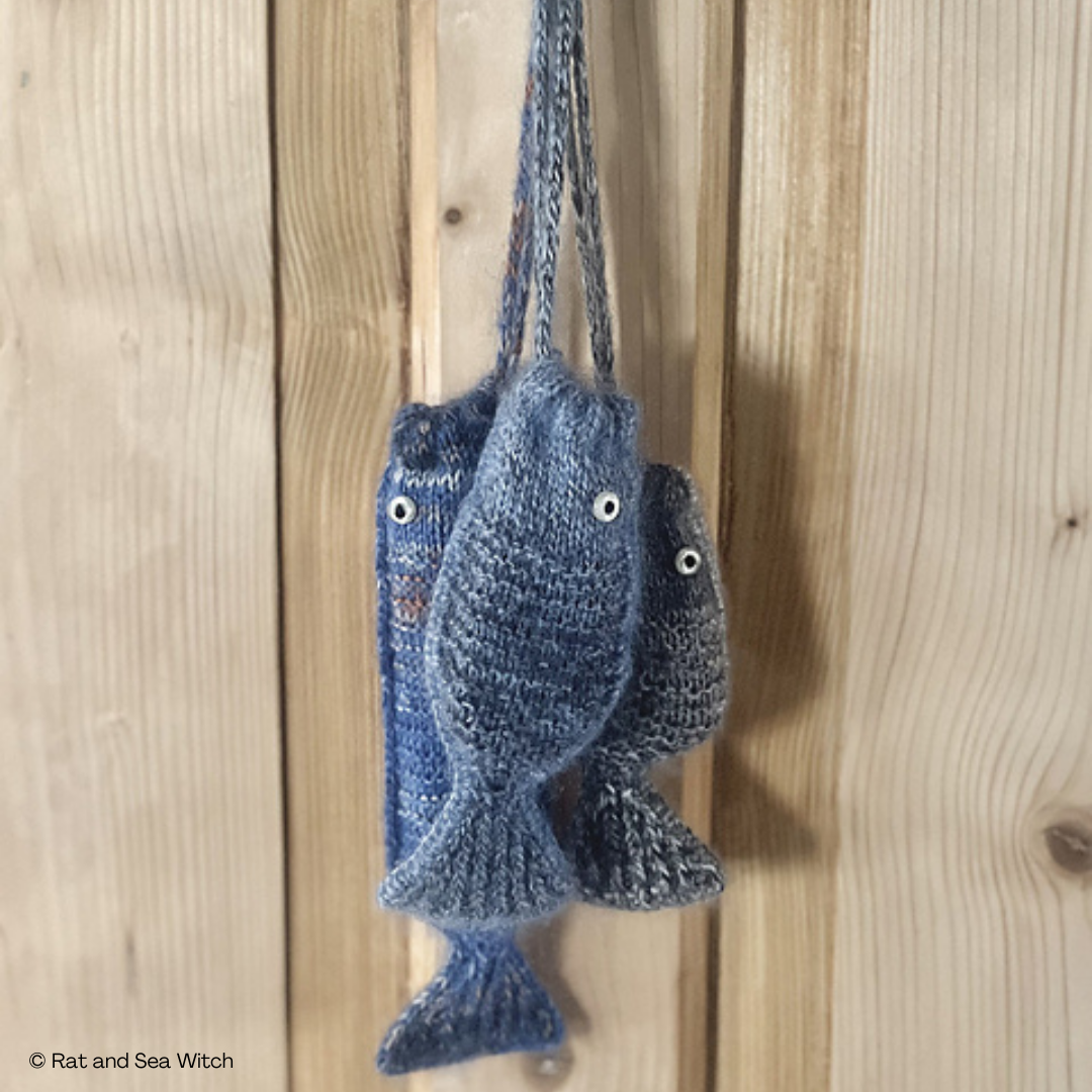 Knit a Rybka Fish Pouch