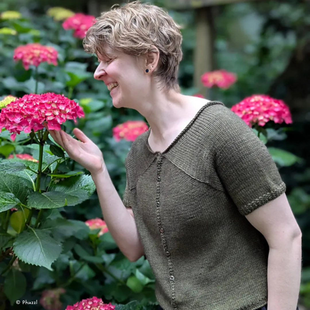 Knit a Reversible Pyramid Cloud Cardigan