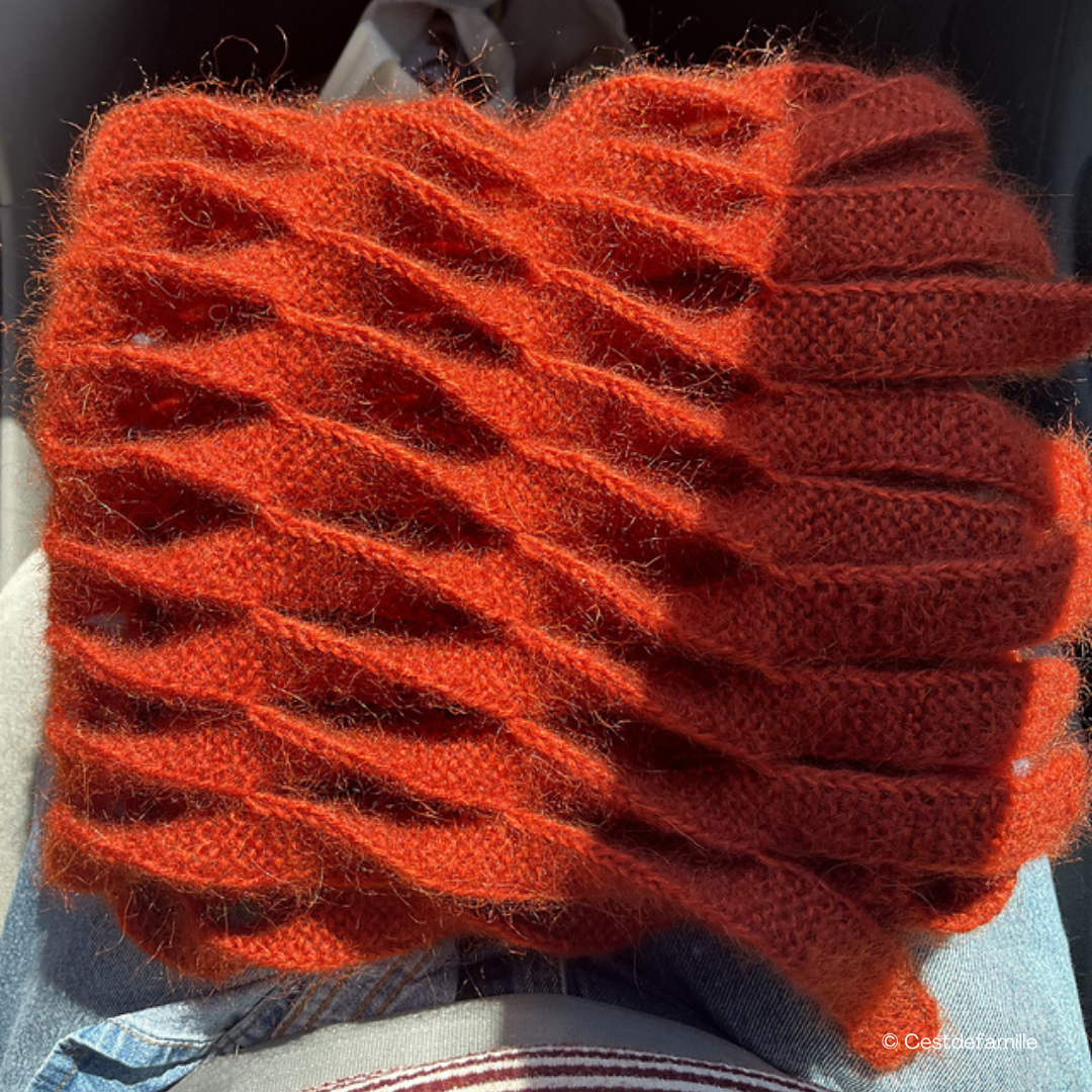 Knit a Sculptural Chiaroscuro Scarf